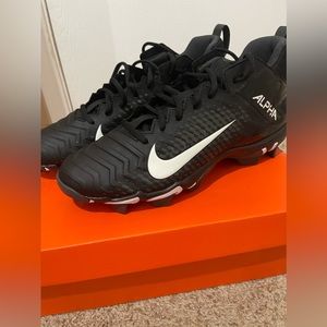 Nike Alpha Menace Shark 2 Cleats *Never Worn*🏈